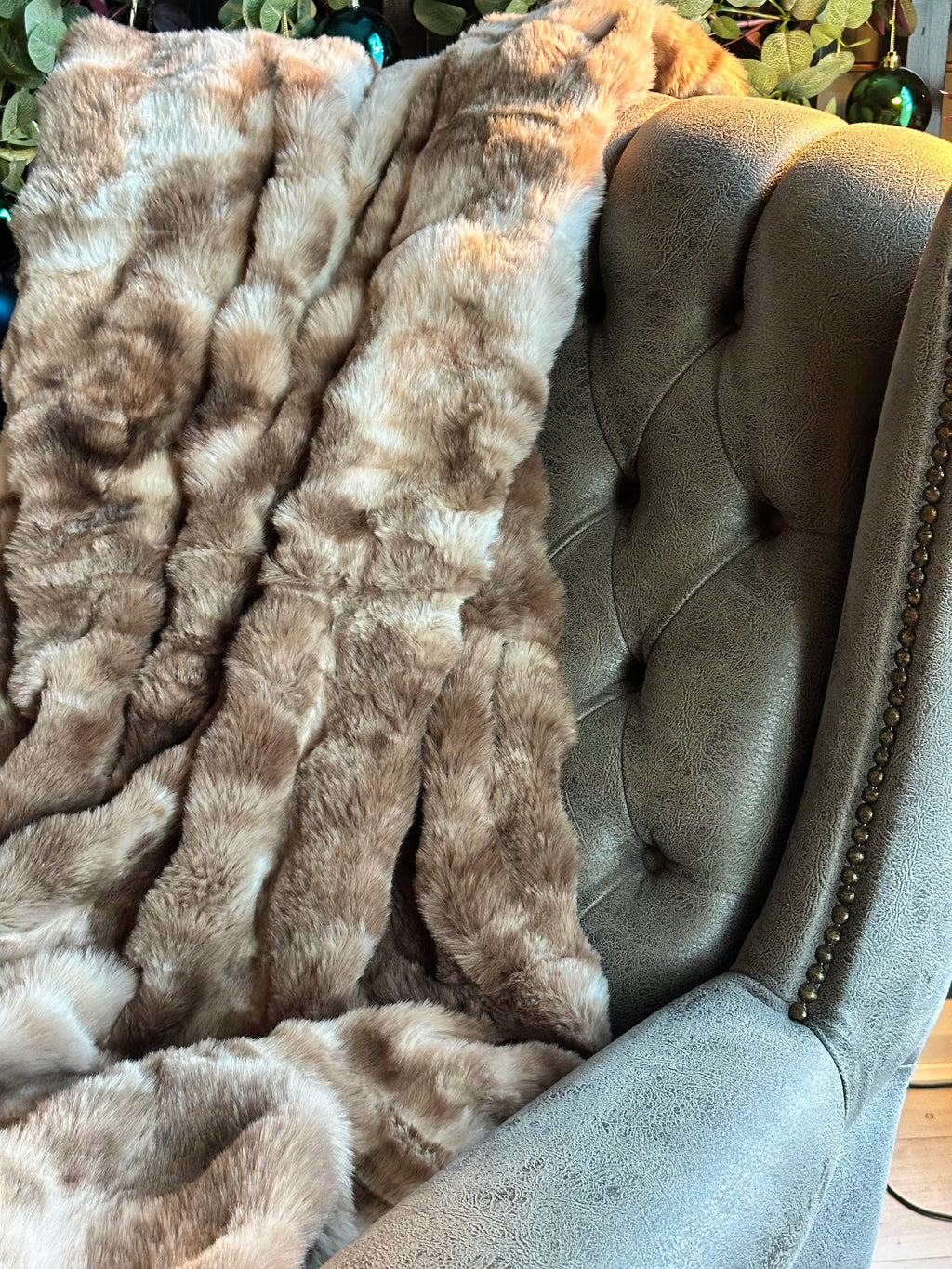 Raha Throw